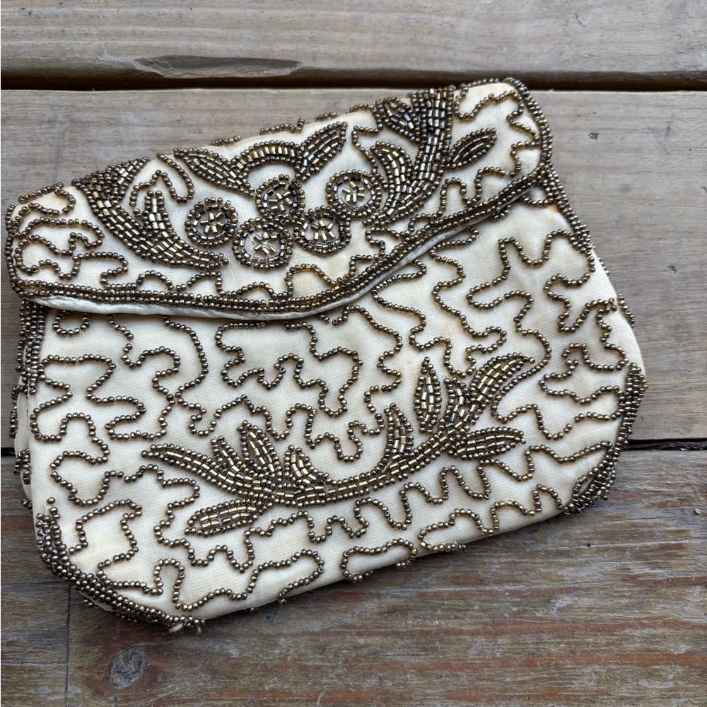 Walborg Elegant Beaded Cream Clutch